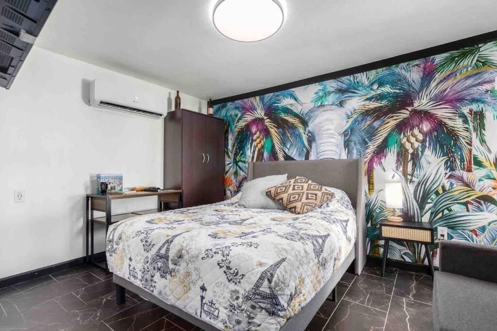 Your Tiny Downtown Home With Backyard Unit D Phoenix Dış mekan fotoğraf