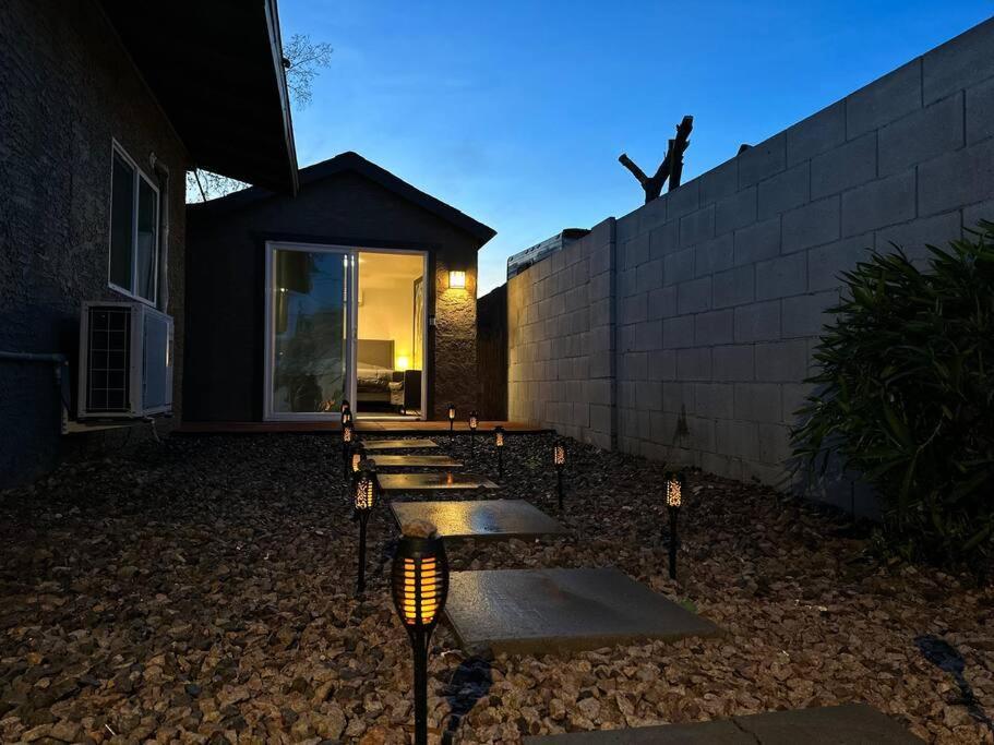 Your Tiny Downtown Home With Backyard Unit D Phoenix Dış mekan fotoğraf